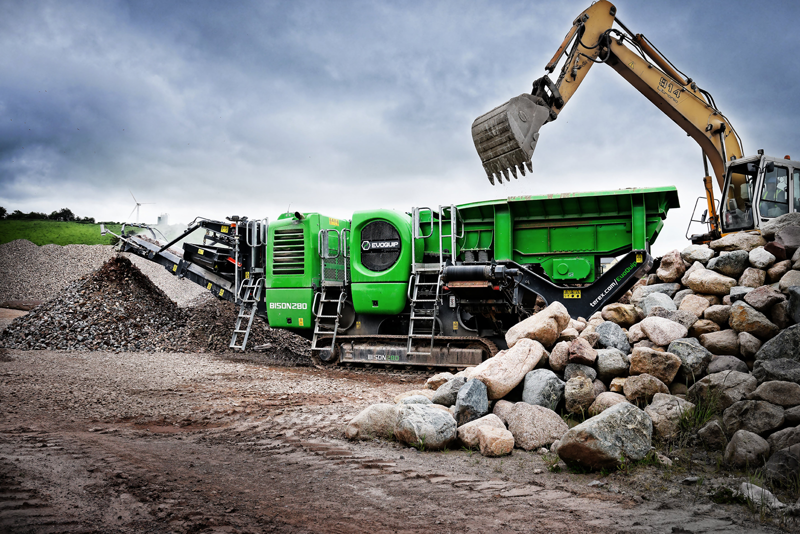 Bison 280 machine in operation