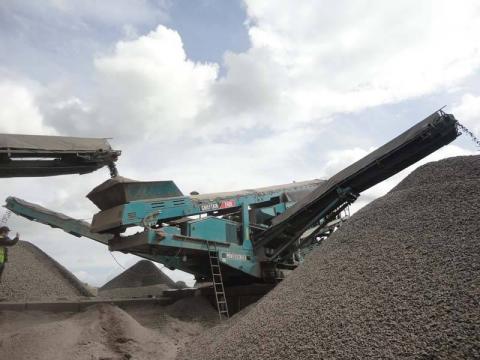 Powerscreen Chieftain 2400