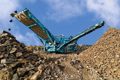 Powerscreen Warrior 2400