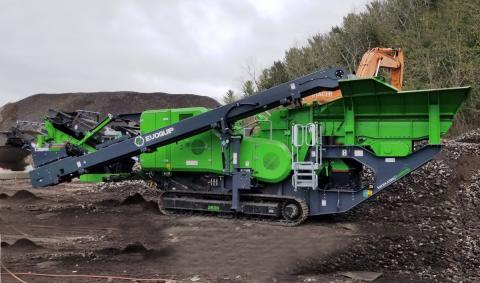 Cobra 260R crushing material