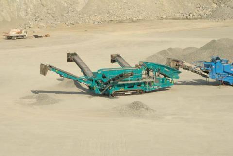 Powerscreen H5163 Screener on location
