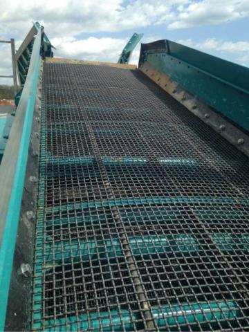 2017 Powerscreen Warrior 1800 Apron Feeder Track