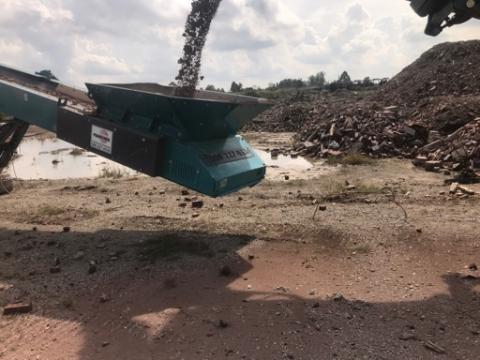 2017 Edge 8040 Track Conveyor
