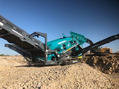 2017 Powerscreen Warrior 1800 Apron Feeder Track