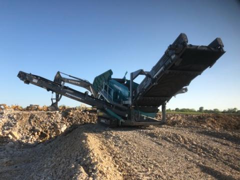 2017 Powerscreen Warrior 1800 Apron Feeder Track