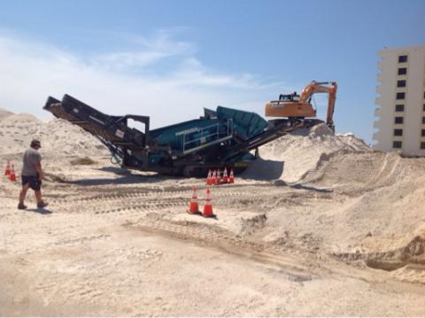 2017 Powerscreen Warrior 1800 Apron Feeder Track