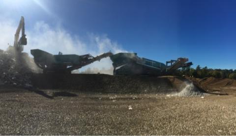 2019 Powerscreen Warrior 1800 Track Apron Feeder